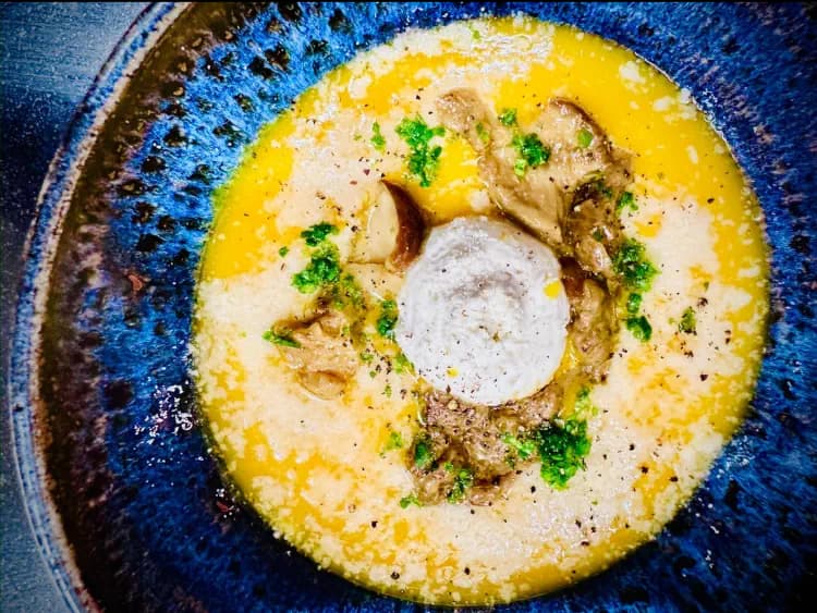 Crème de Butternut aux Pieds-de-Mouton Sautés et Ricotta aux Châtaignes